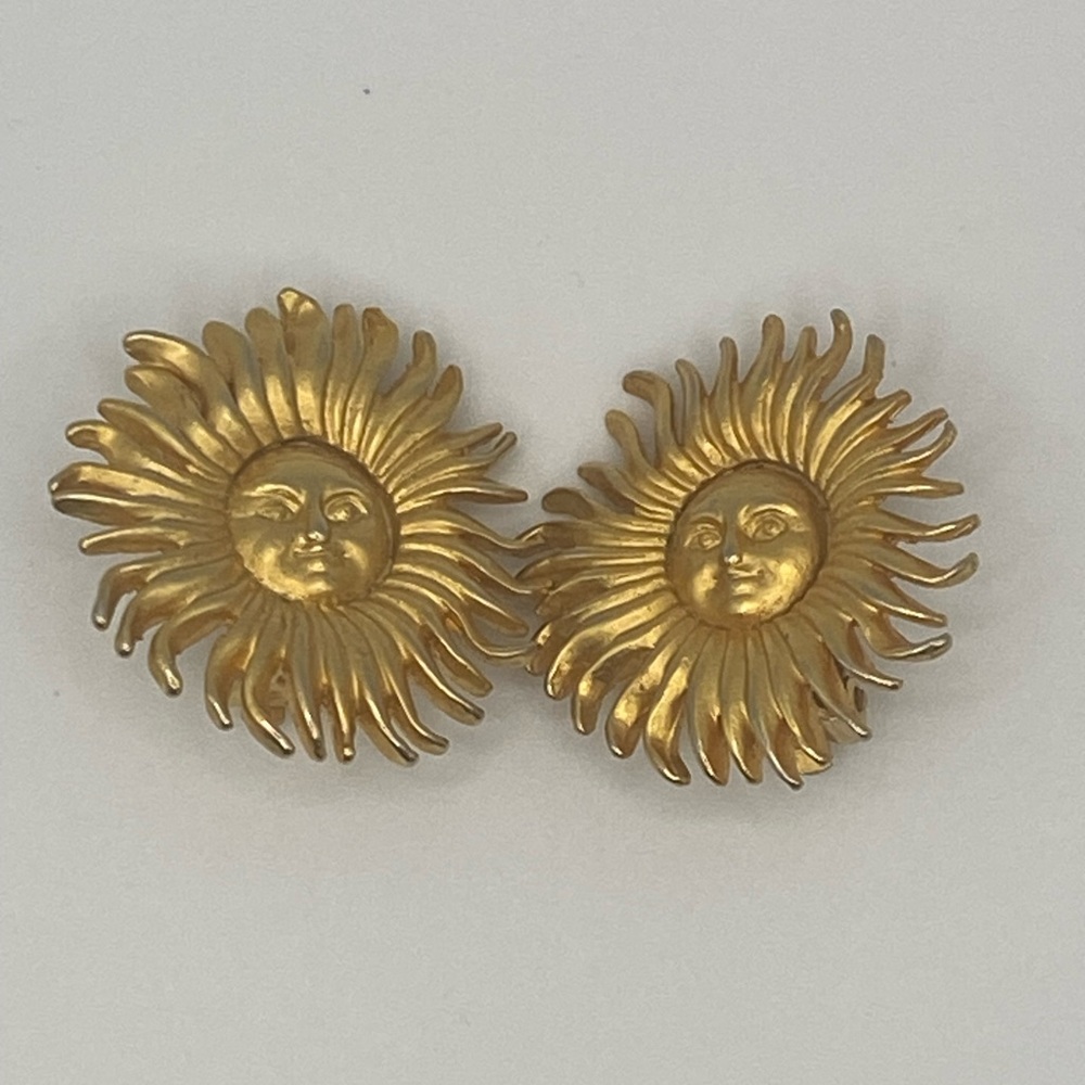 VTG MONET Gold Tone Sun w/ Happy Face Clip-on Earrings Whimsigoth Celestial